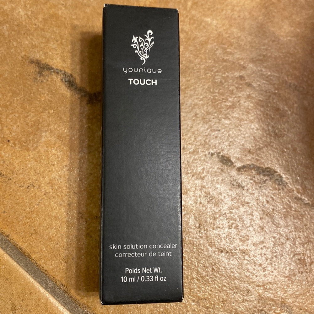 Younique Touch Skin Solution Concealer